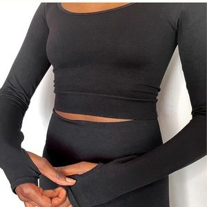 GILLY HICKS GO BOOST SEAMLESS LONG SLEEVE T-SHIRT